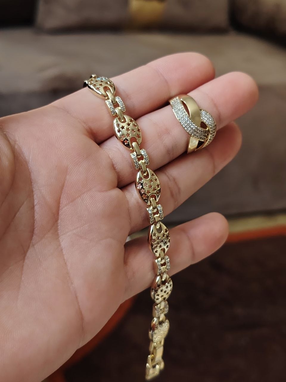 Bracelet Plaqué Or – Élégance Intemporelle-سوار مطلي بالذهب – أناقة خالدة