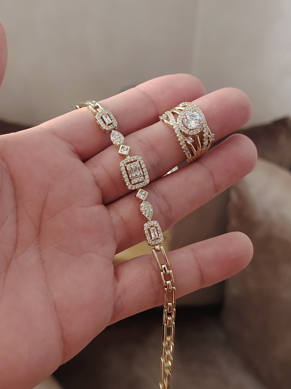 Bracelet Plaqué Or – Élégance Intemporelle-سوار مطلي بالذهب – أناقة خالدة